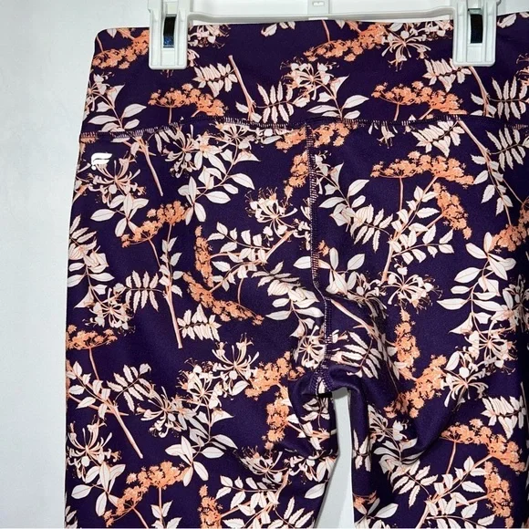 Fabletics Powerhold Mid-Rise Capri Leggings Size Small - Picture 8 of 9